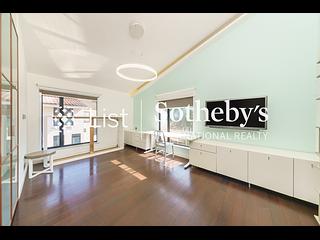 The Peak - Strawberry Hill 11