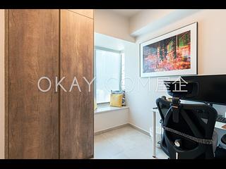 Sai Ying Pun - Centre Place 09