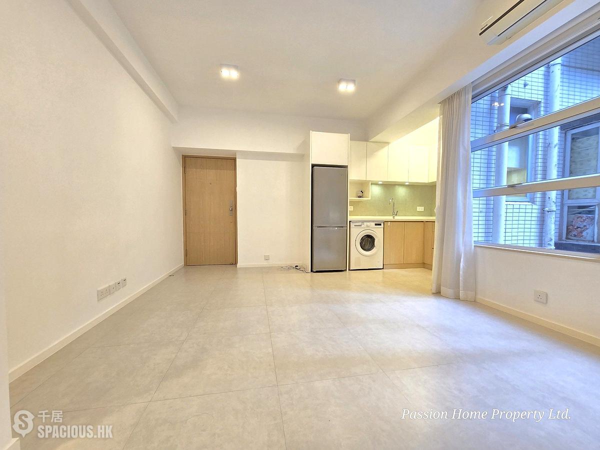 Wan Chai - Lok Moon Mansion 01