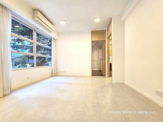 Wan Chai - Lok Moon Mansion 02