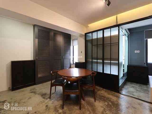 Wan Chai - Tung Fong Building 01
