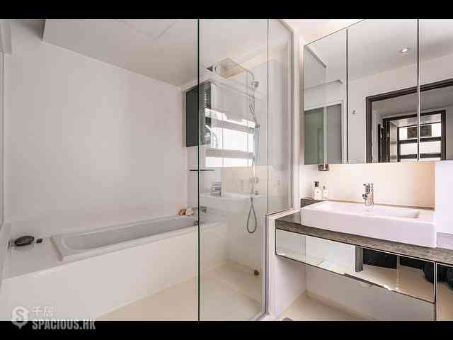 Soho - 122, Hollywood Road 03