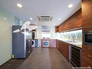 Mid Levels Central - Bo Kwong Apartments 10