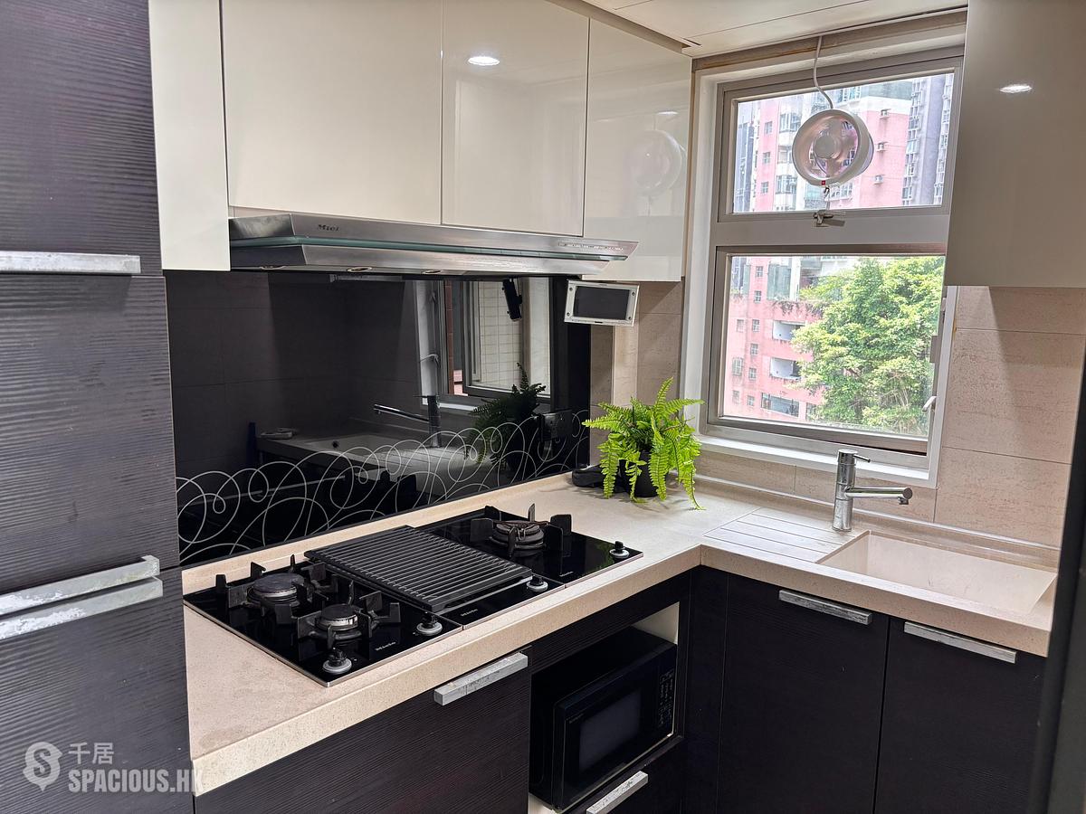 Sai Ying Pun - Centre Place 01