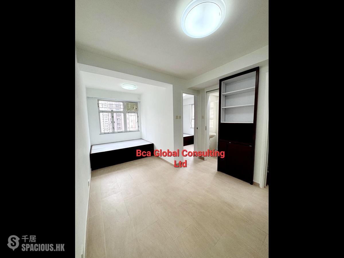 Sai Ying Pun - Fung Yu Building 01