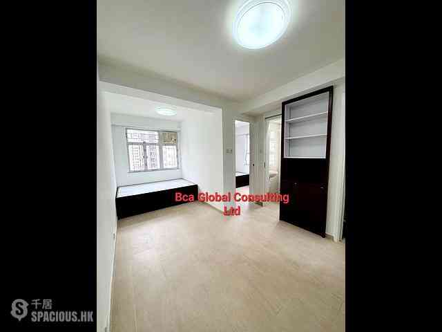 Sai Ying Pun - Fung Yu Building 01