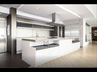 Repulse Bay - The Lily Block 4 05