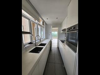 Stanley - Redhill Peninsula Site A (Phase 4) Block 8 06