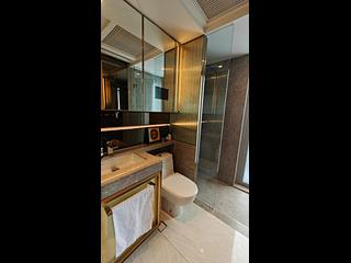 Sai Ying Pun - King's Hill 04