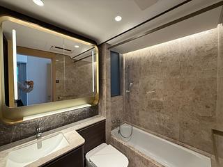 Wong Chuk Hang - The Southside Phase 2 La Marina Tower 2A 08