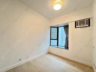 Mid Levels Central - Hillsborough Court Block 1 07