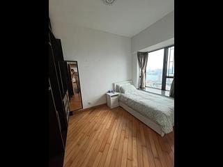 Fortress Hill - Le Sommet 32