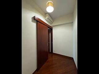 Wan Chai - The Avenue Phase 1 Block 5 03