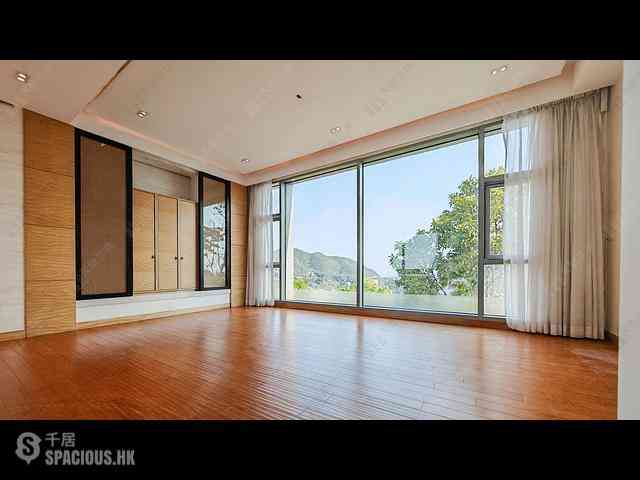 The Peak - Sky Court 09