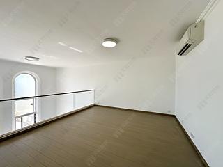 The Peak - Strawberry Hill 09