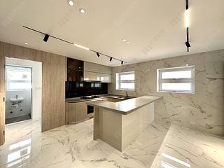 The Peak - Strawberry Hill 10