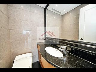Mid Levels Central - The Harbourview 05