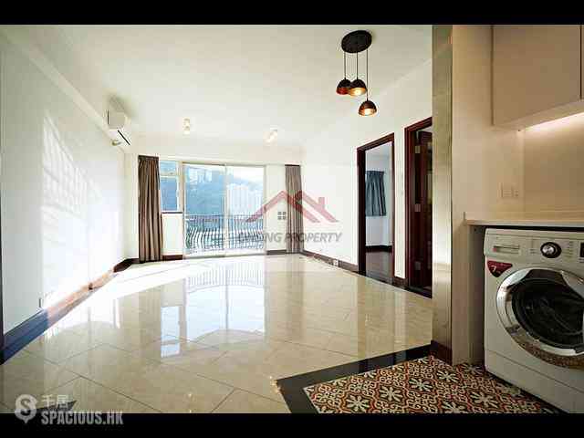 Happy Valley - Pioneer Court 01