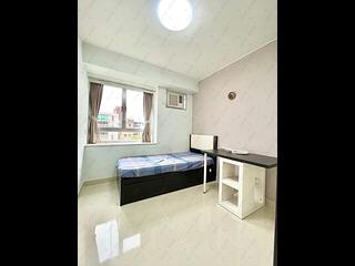 Yau Yat Chuen - Village Gardens Phase 3 Block B15 (No.34) 06