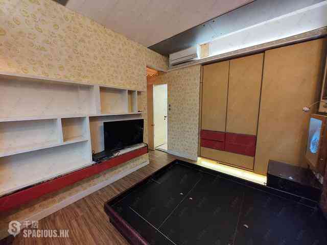 Yau Ma Tei - Parc Palais Block 3 03
