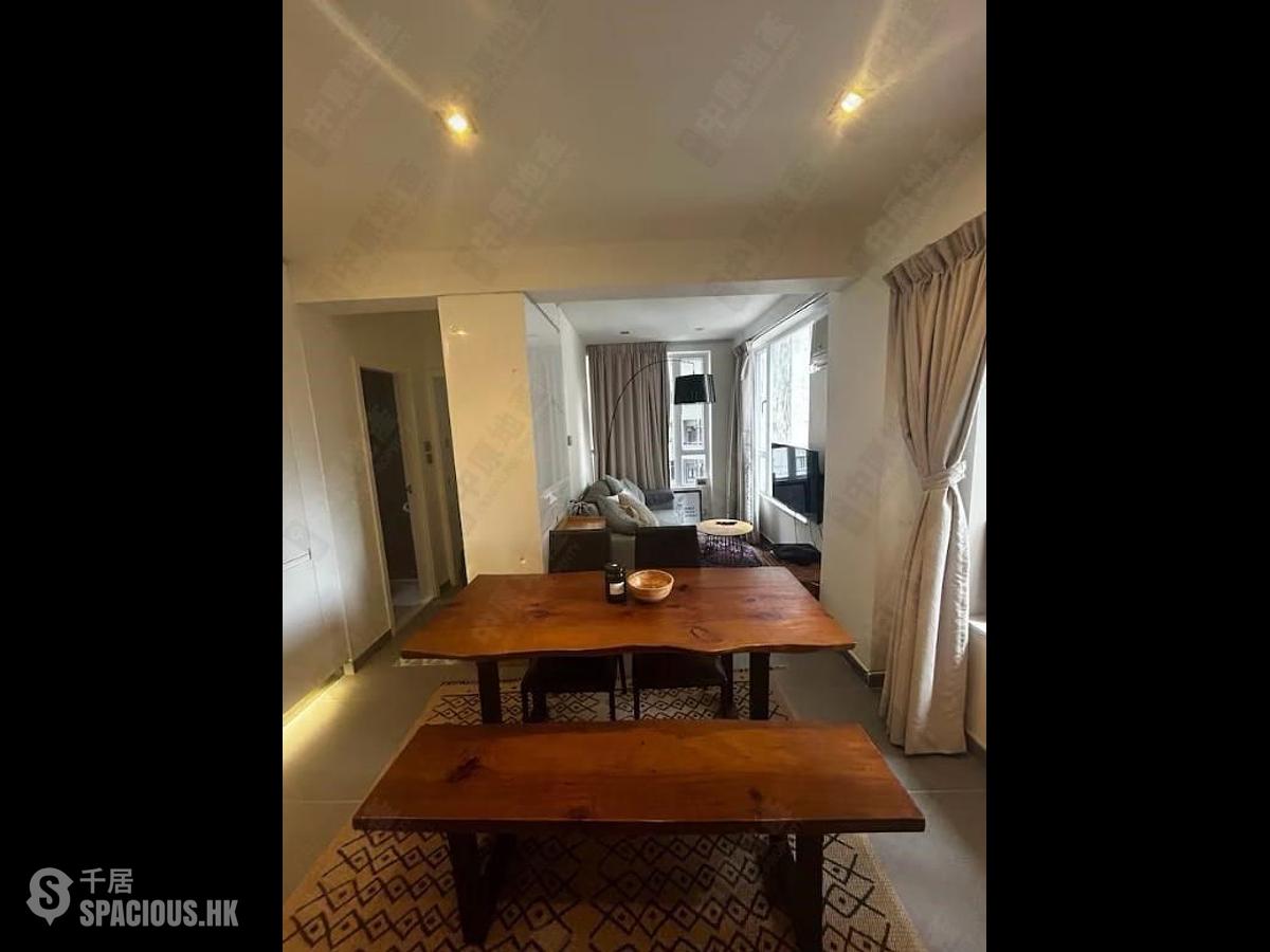 Mid Levels Central - Woodlands Court 01