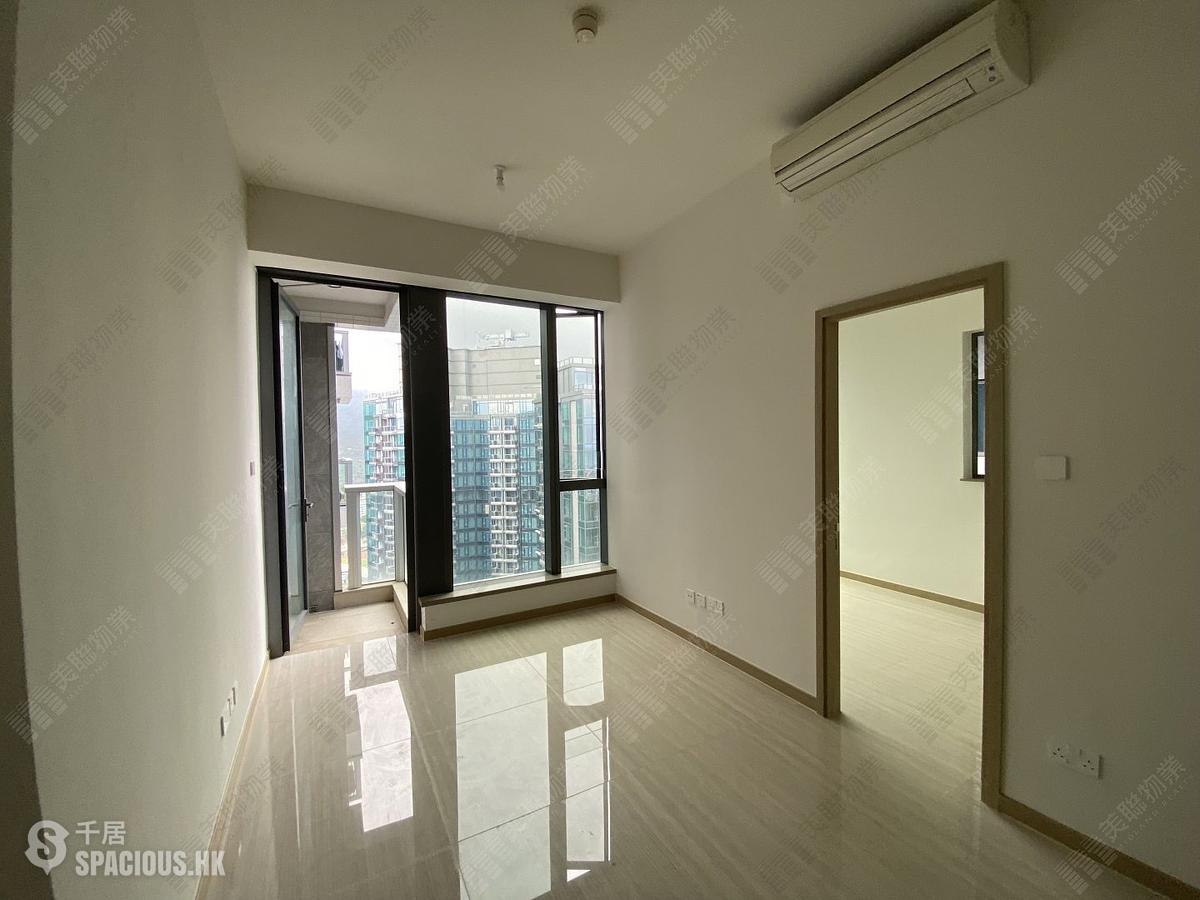 Wong Chuk Hang - The Southside Phase 1 Southland Tower 1A 01