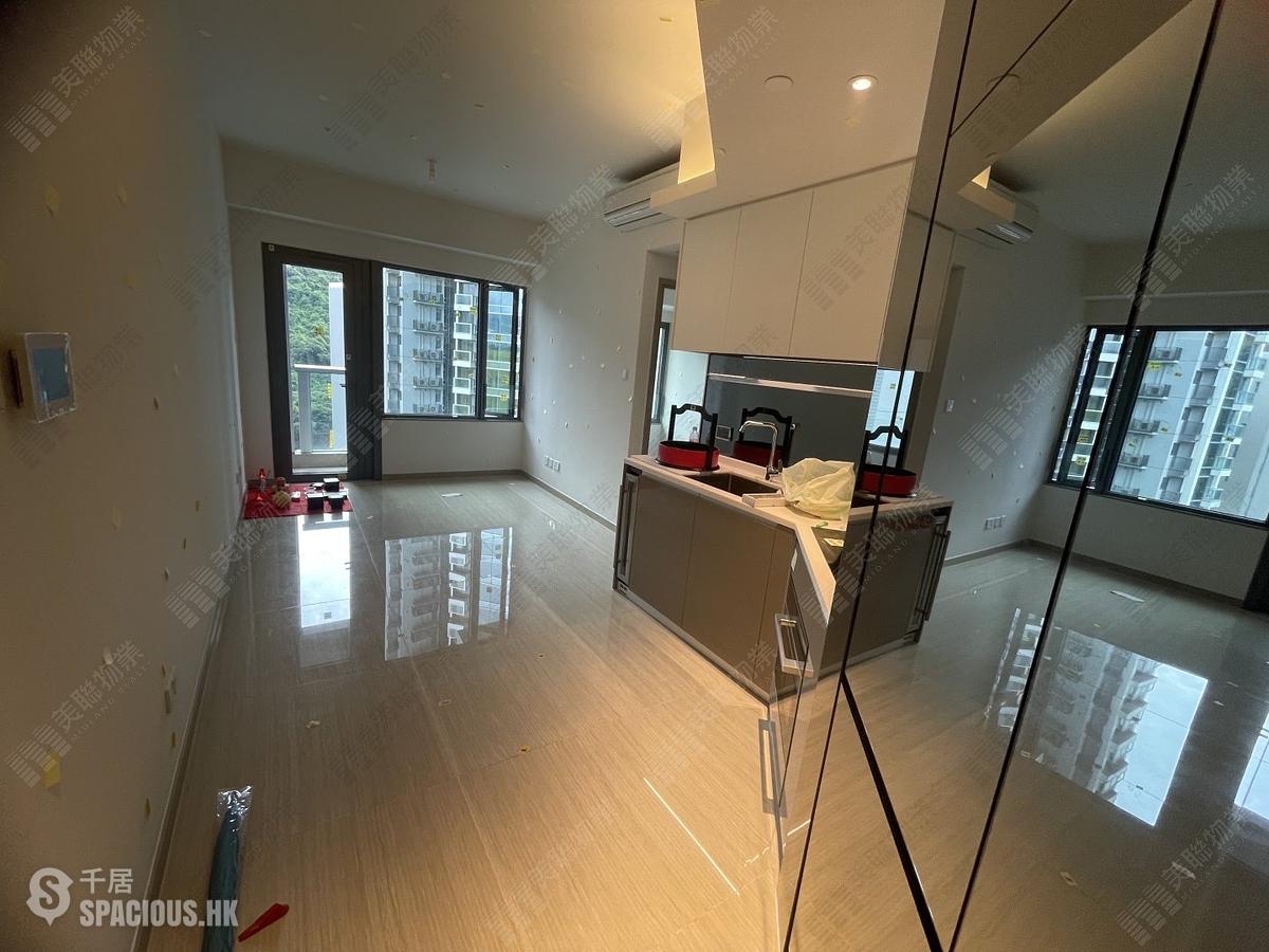 Wong Chuk Hang - The Southside Phase 1 Southland Tower 2A 01