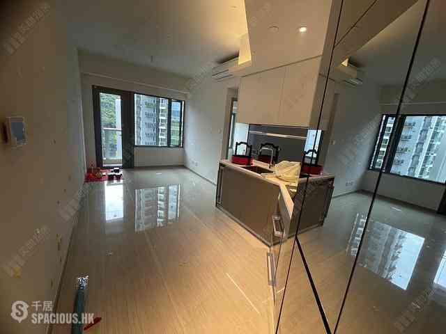 Wong Chuk Hang - The Southside Phase 1 Southland Tower 2A 01