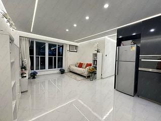 Yau Yat Chuen - Village Gardens Phase 3 Block B13 (No.28) 02