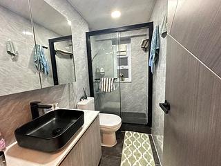 Yau Yat Chuen - Village Gardens Phase 3 Block B13 (No.28) 06