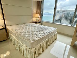 Wan Chai - Convention Plaza Apartments 04