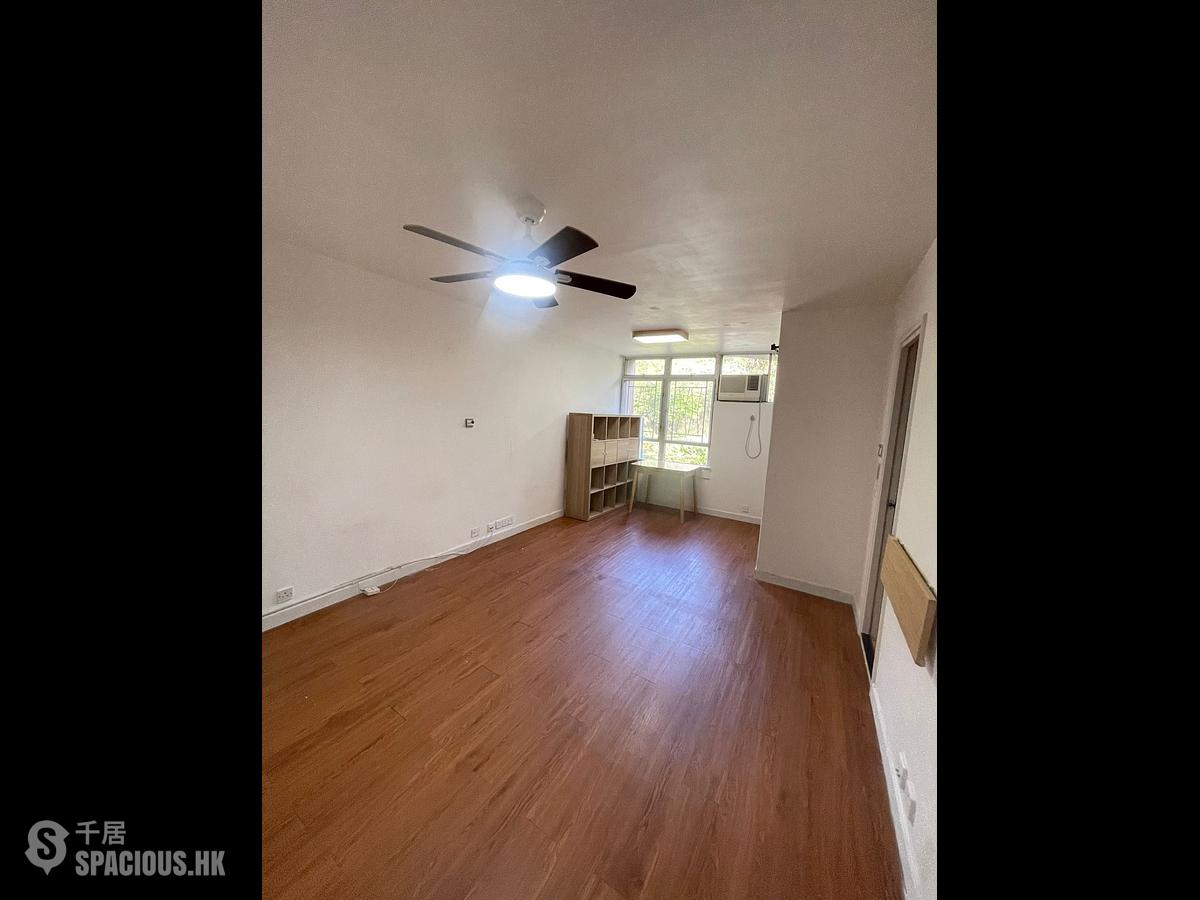 Chung Hom Kok - Lung Tak Court 01