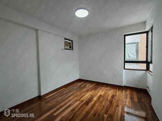 Yau Yat Chuen - Parc Oasis Block 26 05