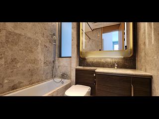 Wong Chuk Hang - The Southside Phase 2 La Marina Tower 2A 07