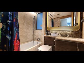 Wong Chuk Hang - The Southside Phase 2 La Marina Tower 2A 09