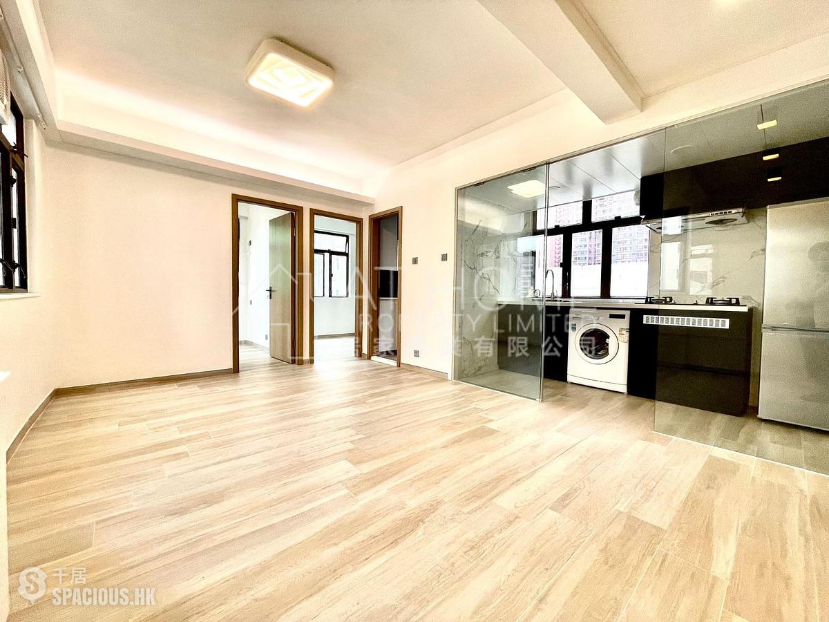Soho - Sunrise House 01