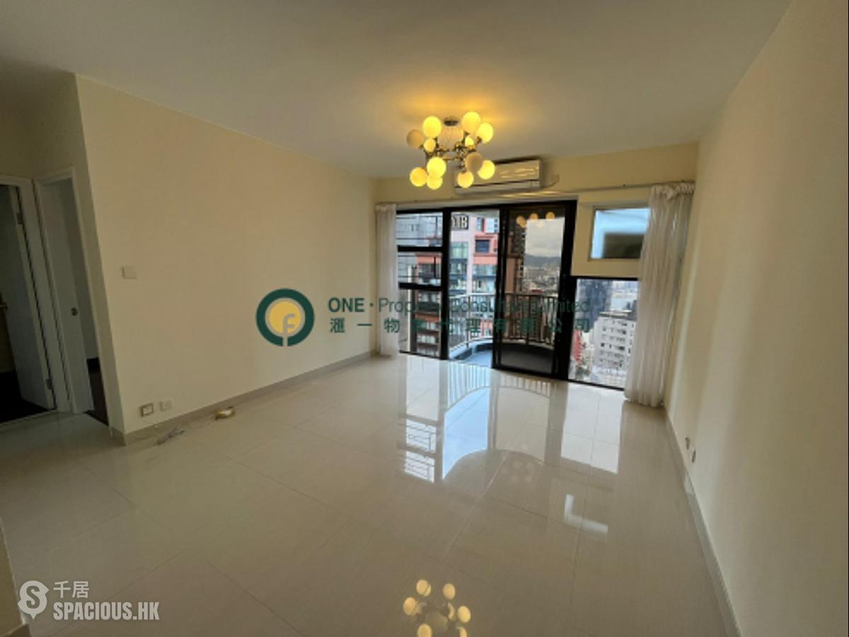 Mid Levels Central - Elegant Terrace 01