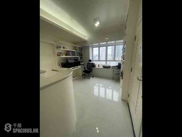 Sai Ying Pun - Hansen Court 01