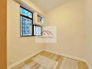 Mid Levels Central - Roc Ye Court 04