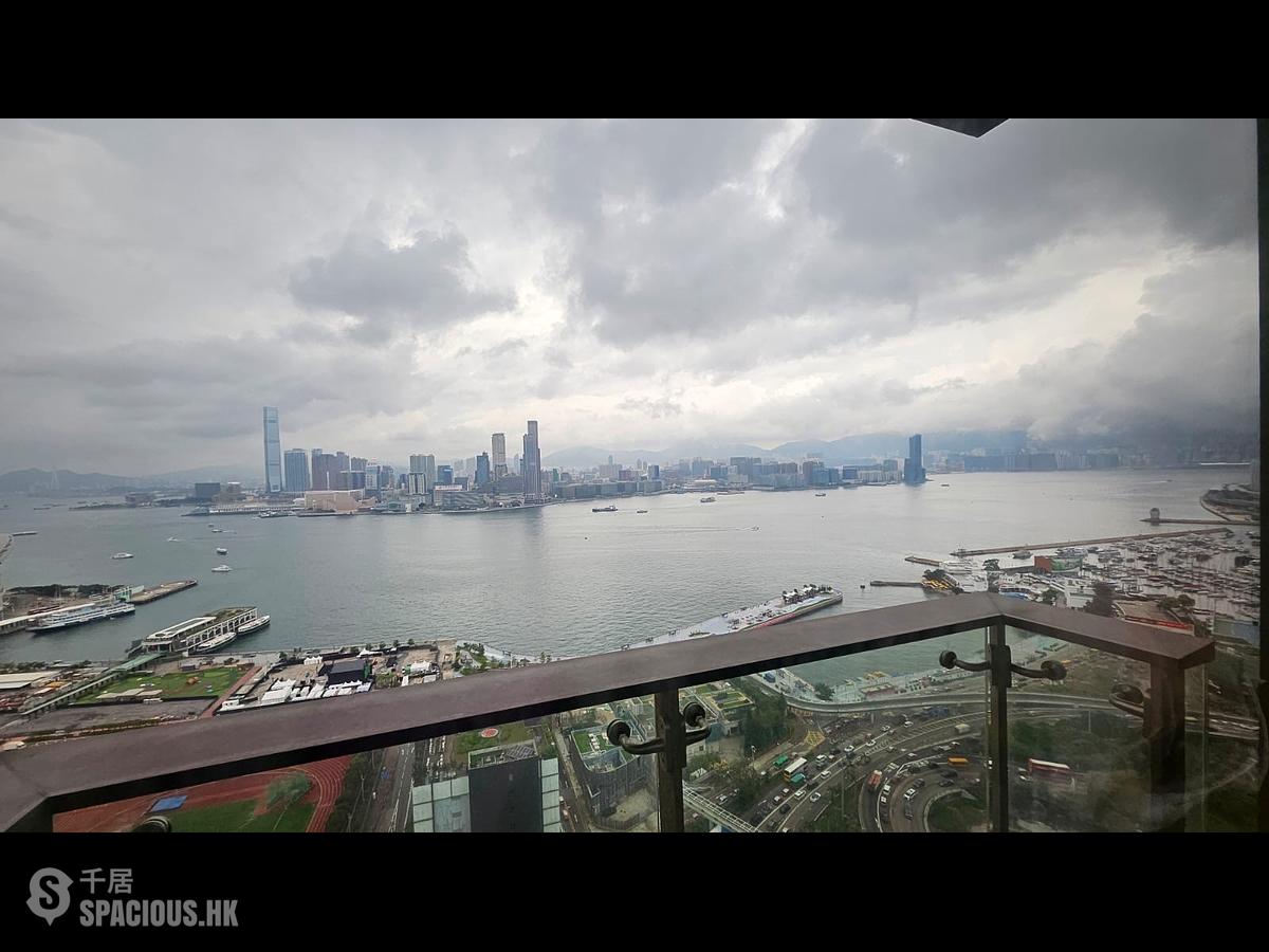 Wan Chai - The Gloucester 01