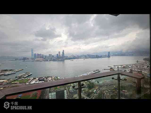 Wan Chai - The Gloucester 01