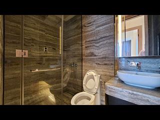 Wan Chai - The Gloucester 16