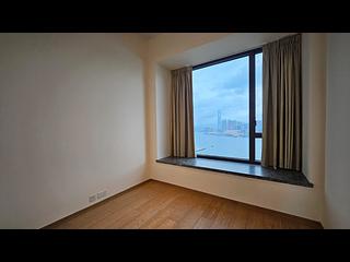 Wan Chai - The Gloucester 18