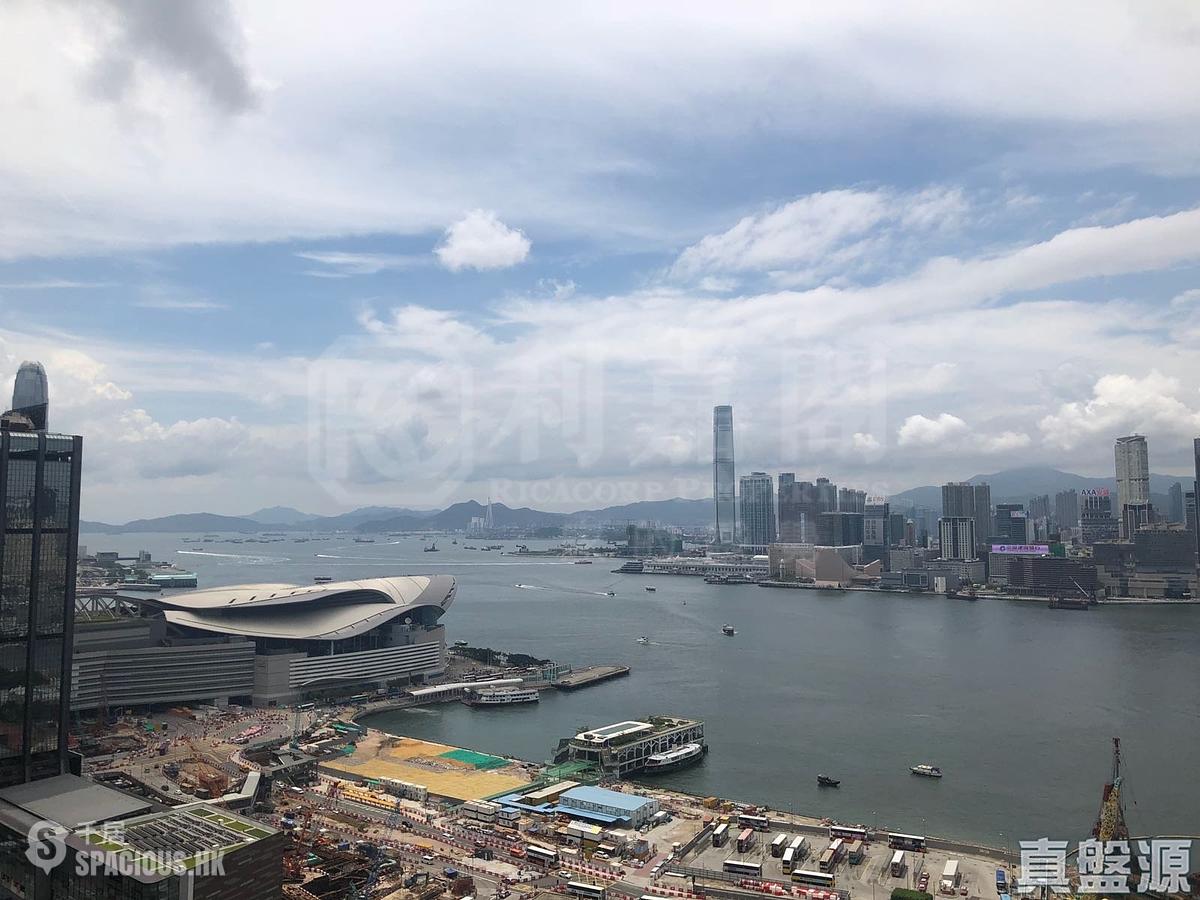 Wan Chai - The Gloucester 01