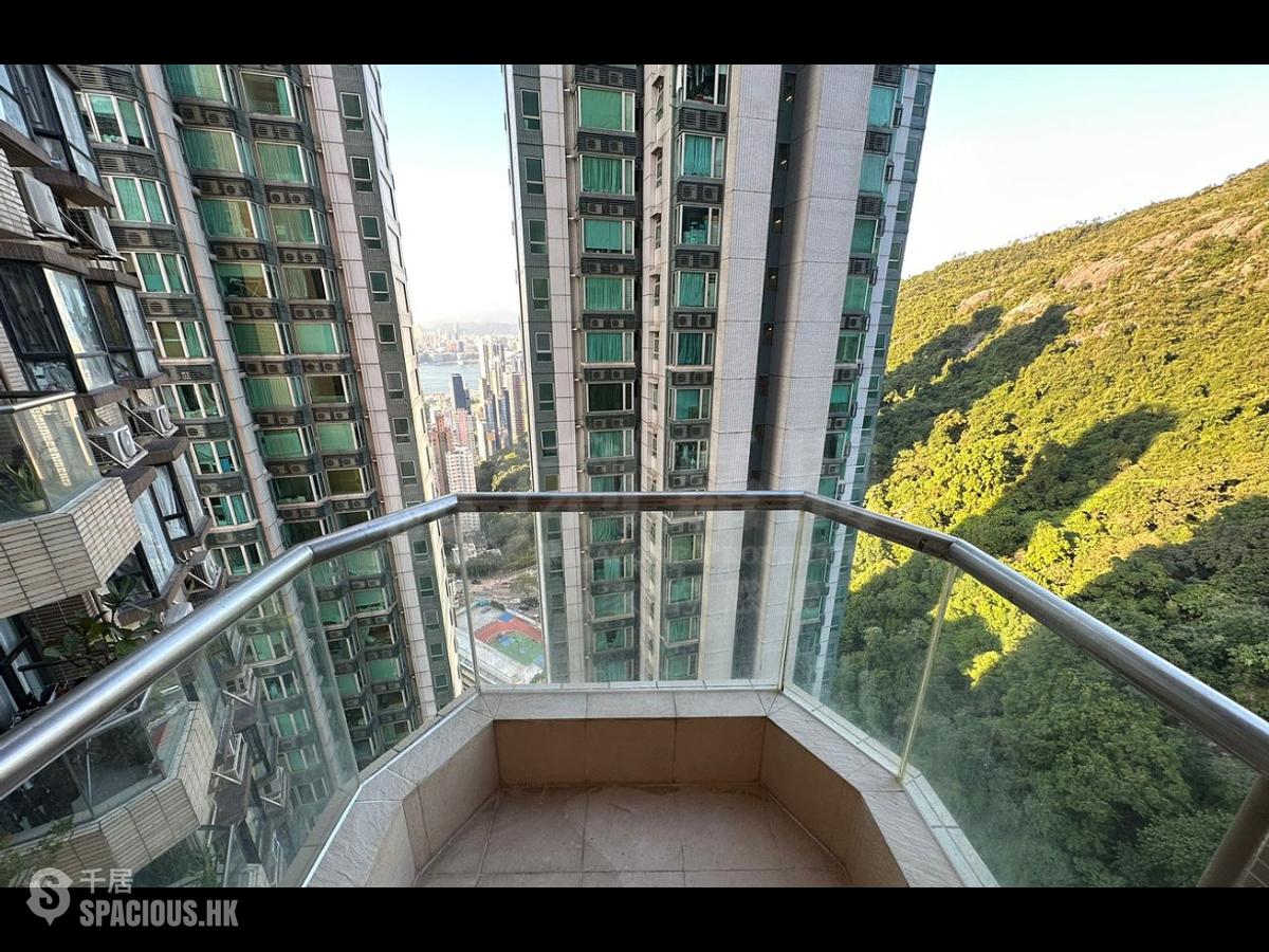 Tai Hang - Ronsdale Garden 01