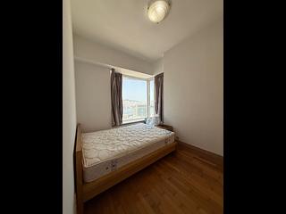 Quarry Bay - The Orchards Block 1 09