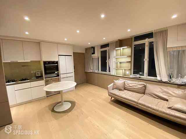Mid Levels Central - Robinson Crest 01