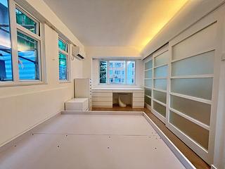 Wan Chai - Kin On Building 02