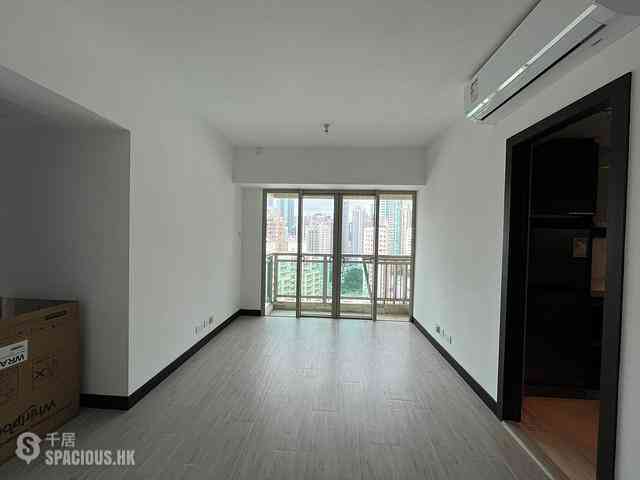 Sai Ying Pun - Centre Place 01