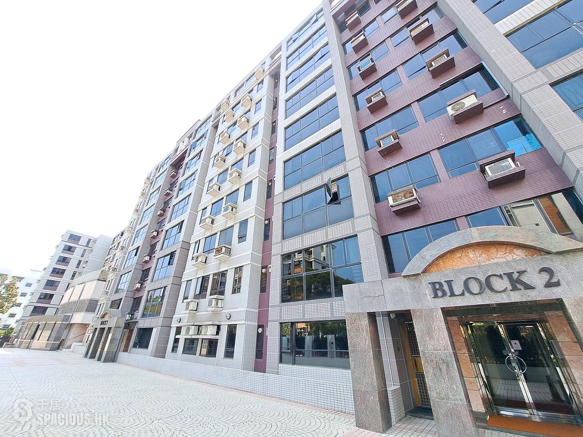 Yau Yat Chuen - Grandeur Villa Block 4 01
